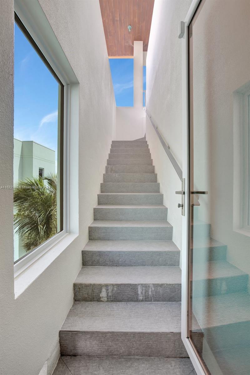 305 Oak St Hollywood, FL 33019