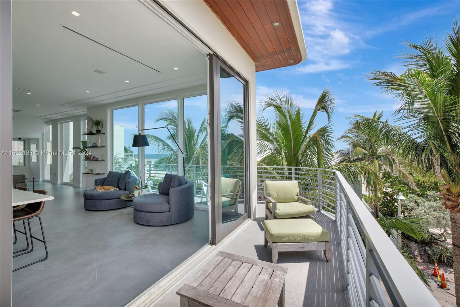 305 Oak St Hollywood, FL 33019