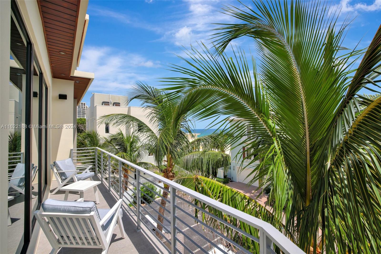 305 Oak St Hollywood, FL 33019