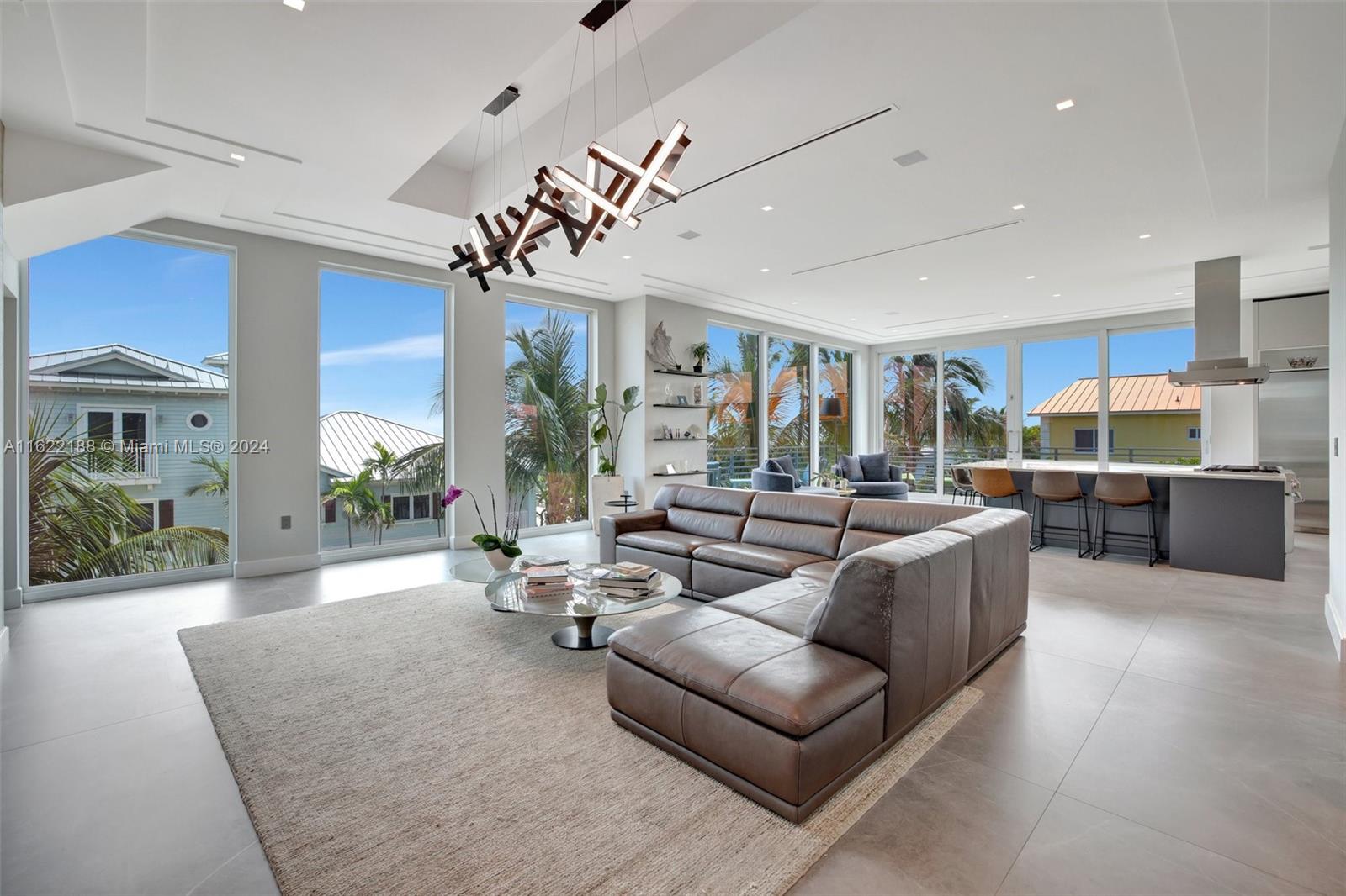 305 Oak St Hollywood, FL 33019