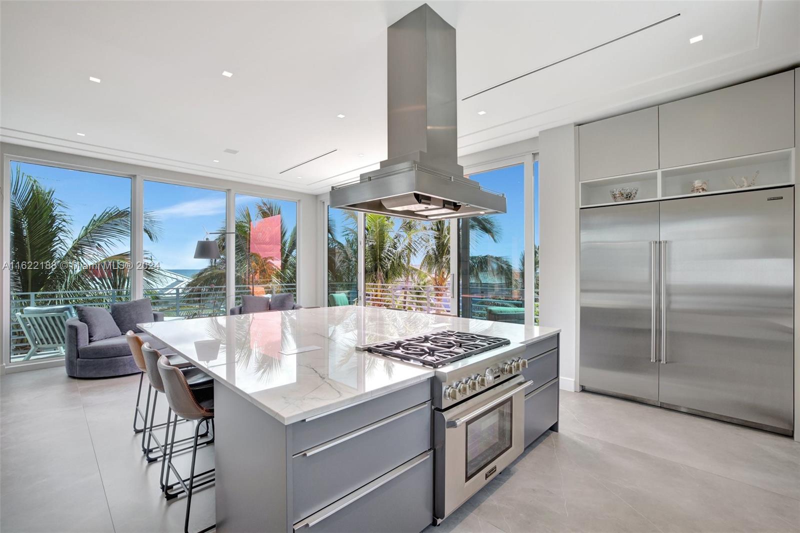 305 Oak St Hollywood, FL 33019