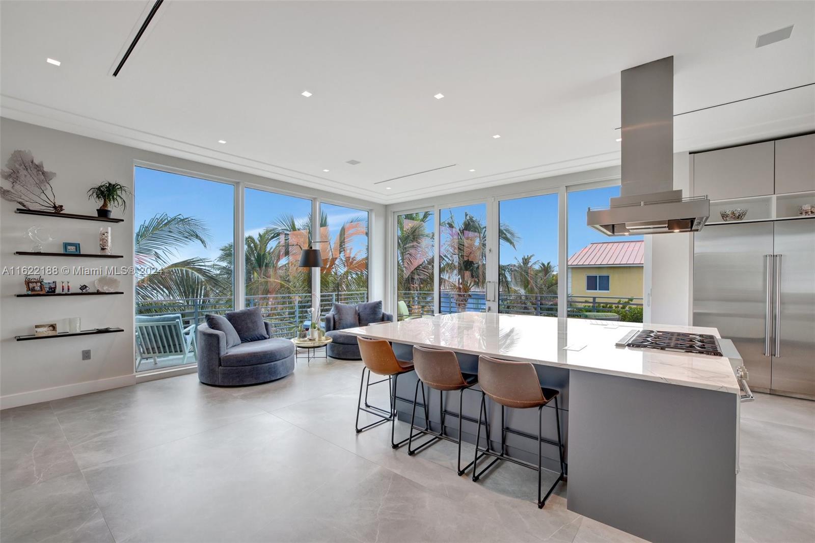 305 Oak St Hollywood, FL 33019