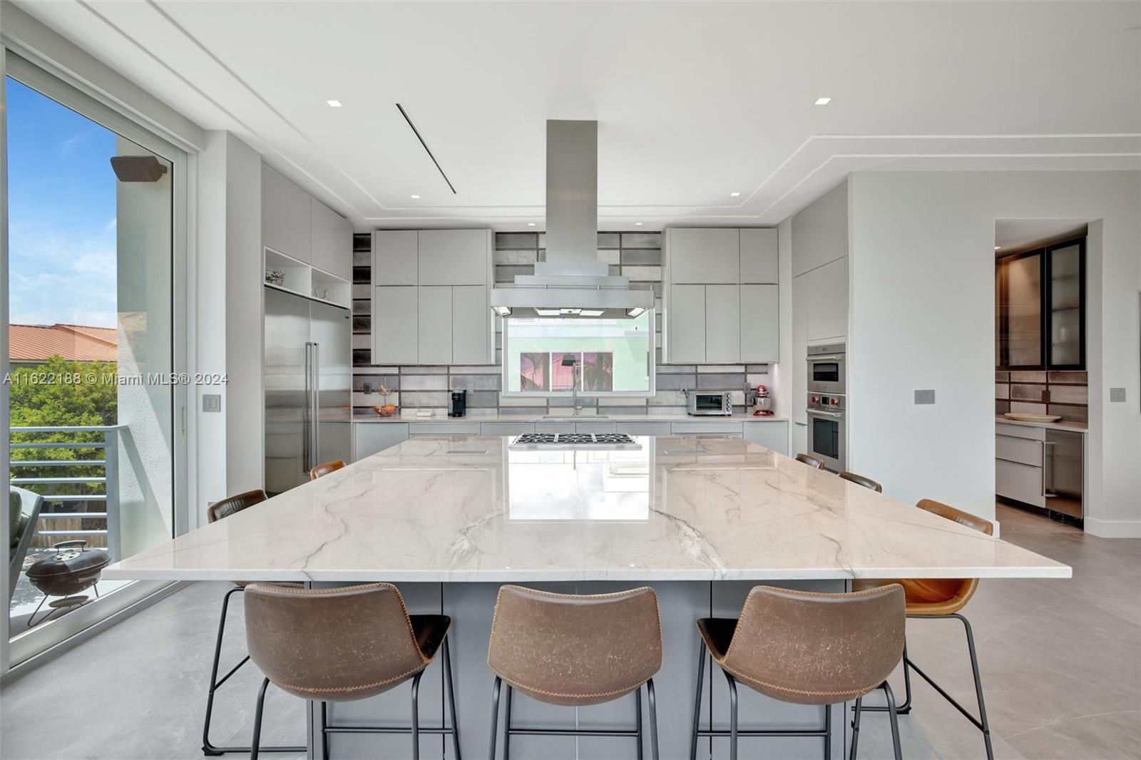 305 Oak St Hollywood, FL 33019