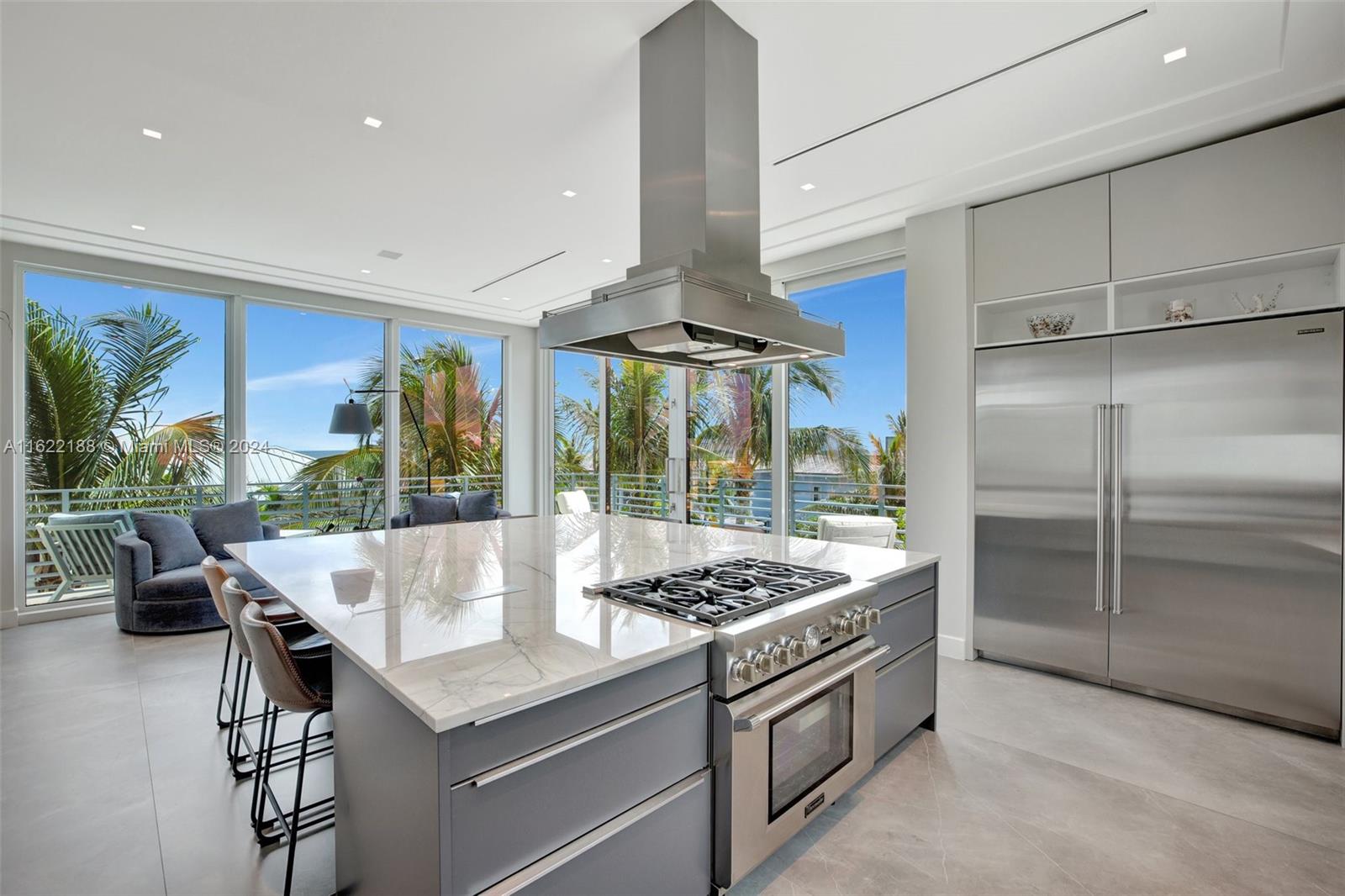 305 Oak St Hollywood, FL 33019