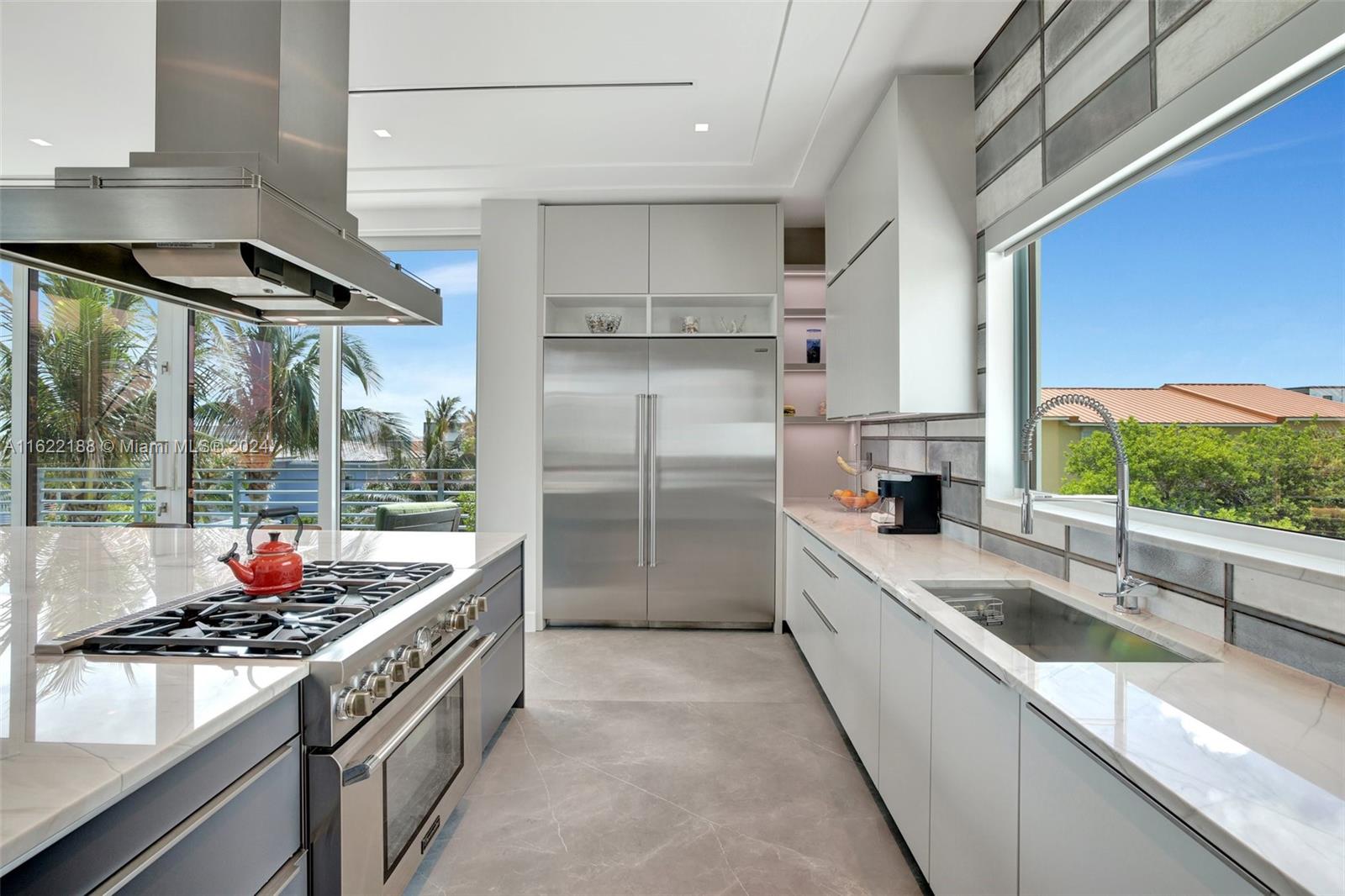 305 Oak St Hollywood, FL 33019