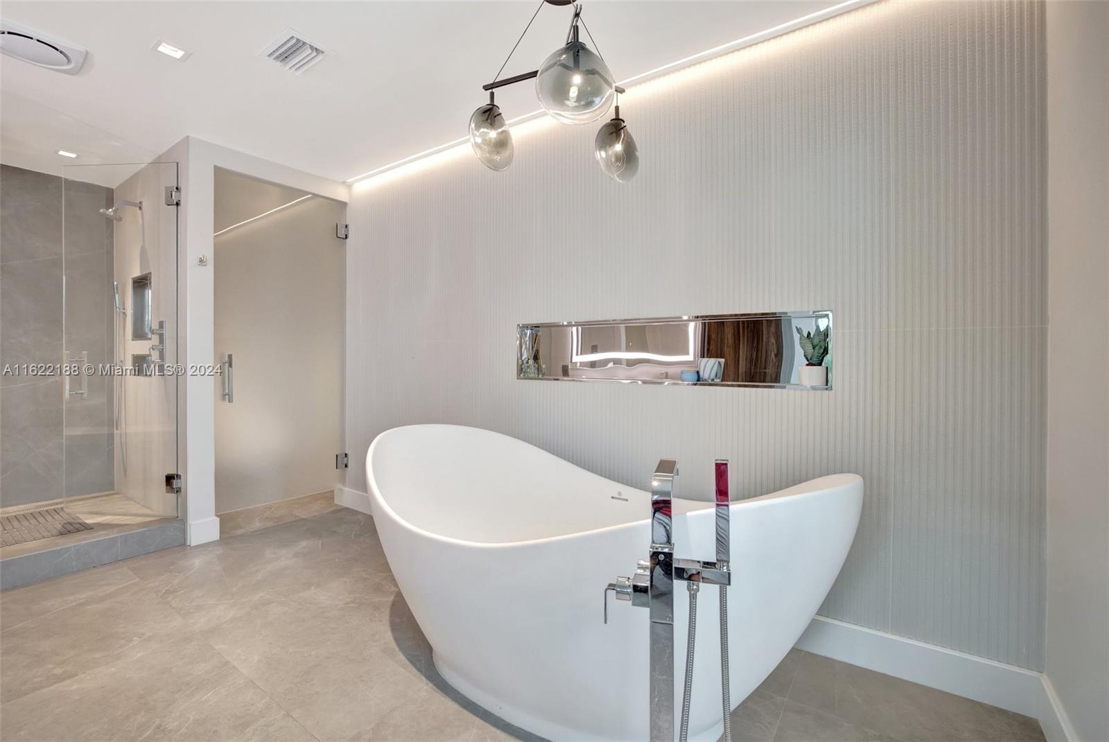 305 Oak St Hollywood, FL 33019