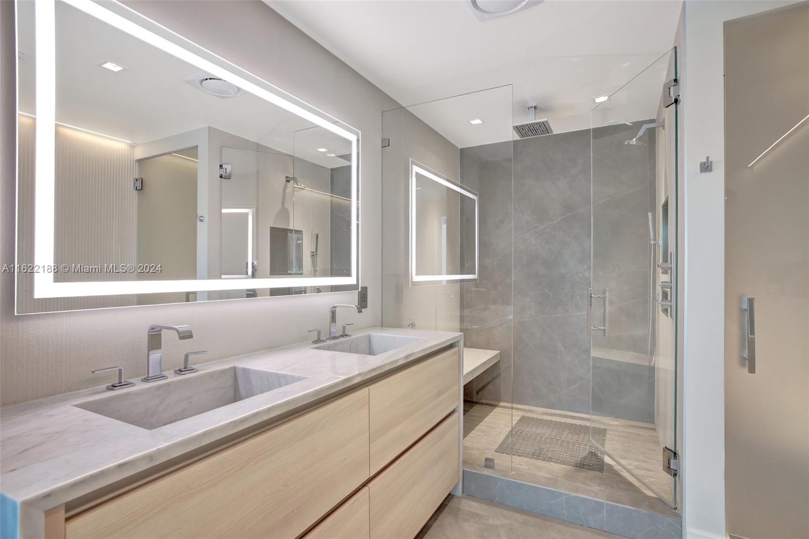 305 Oak St Hollywood, FL 33019