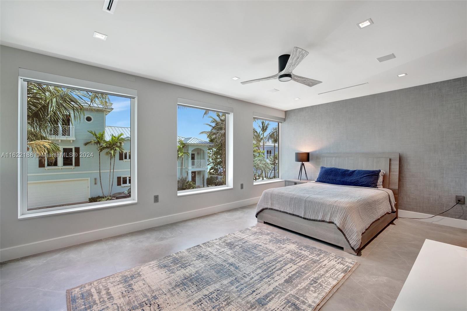 305 Oak St Hollywood, FL 33019