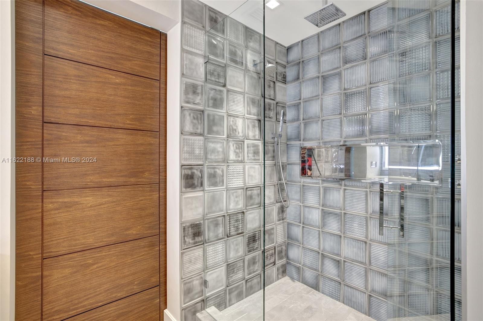 305 Oak St Hollywood, FL 33019