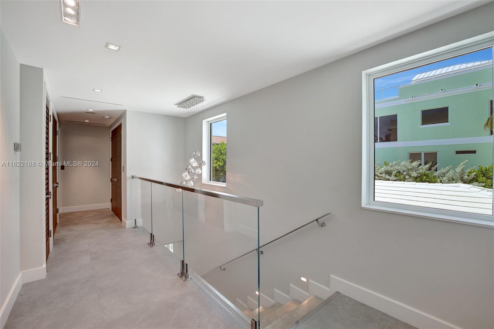 305 Oak St Hollywood, FL 33019