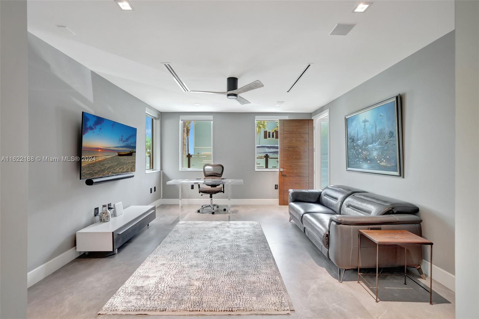 305 Oak St Hollywood, FL 33019