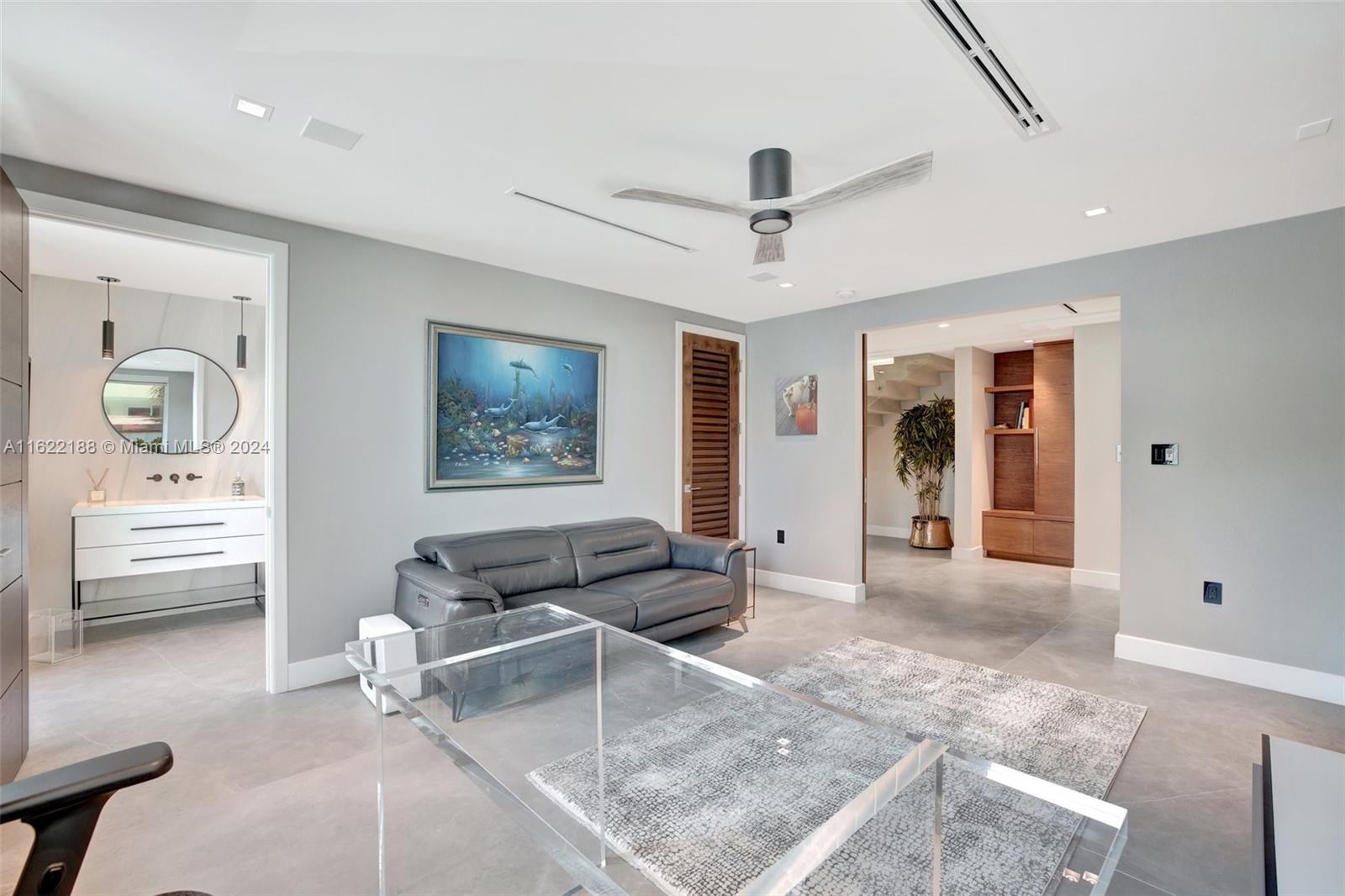 305 Oak St Hollywood, FL 33019