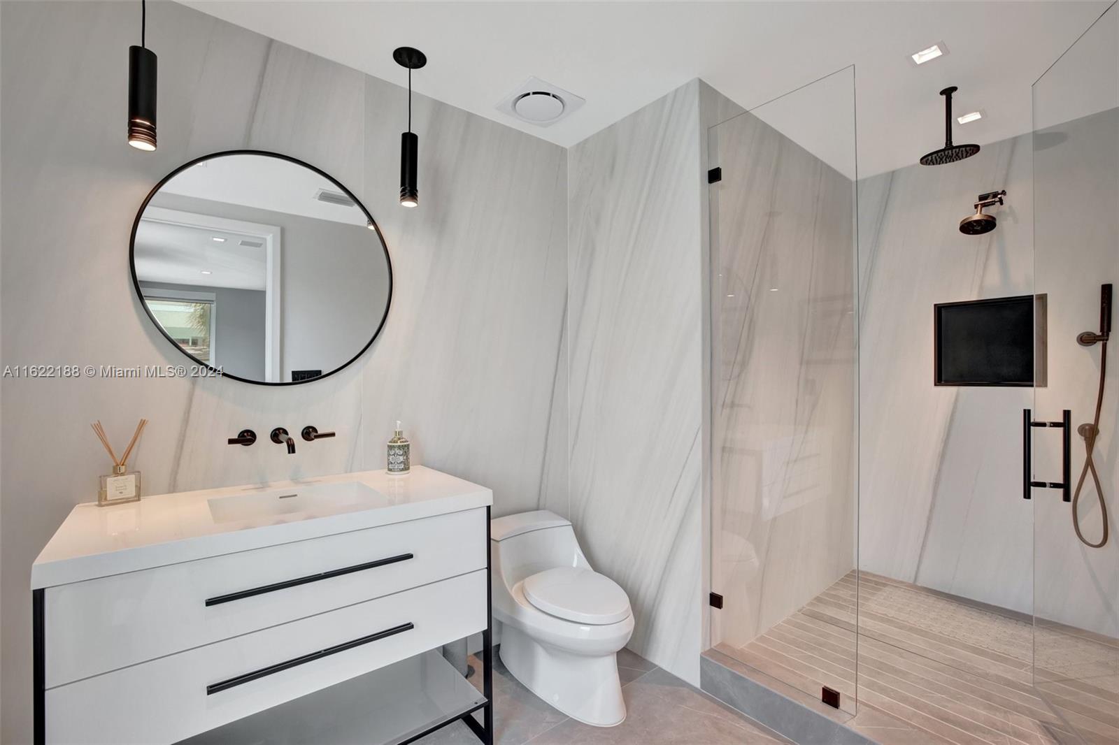 305 Oak St Hollywood, FL 33019