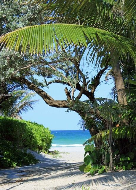 305 Oak St Hollywood, FL 33019