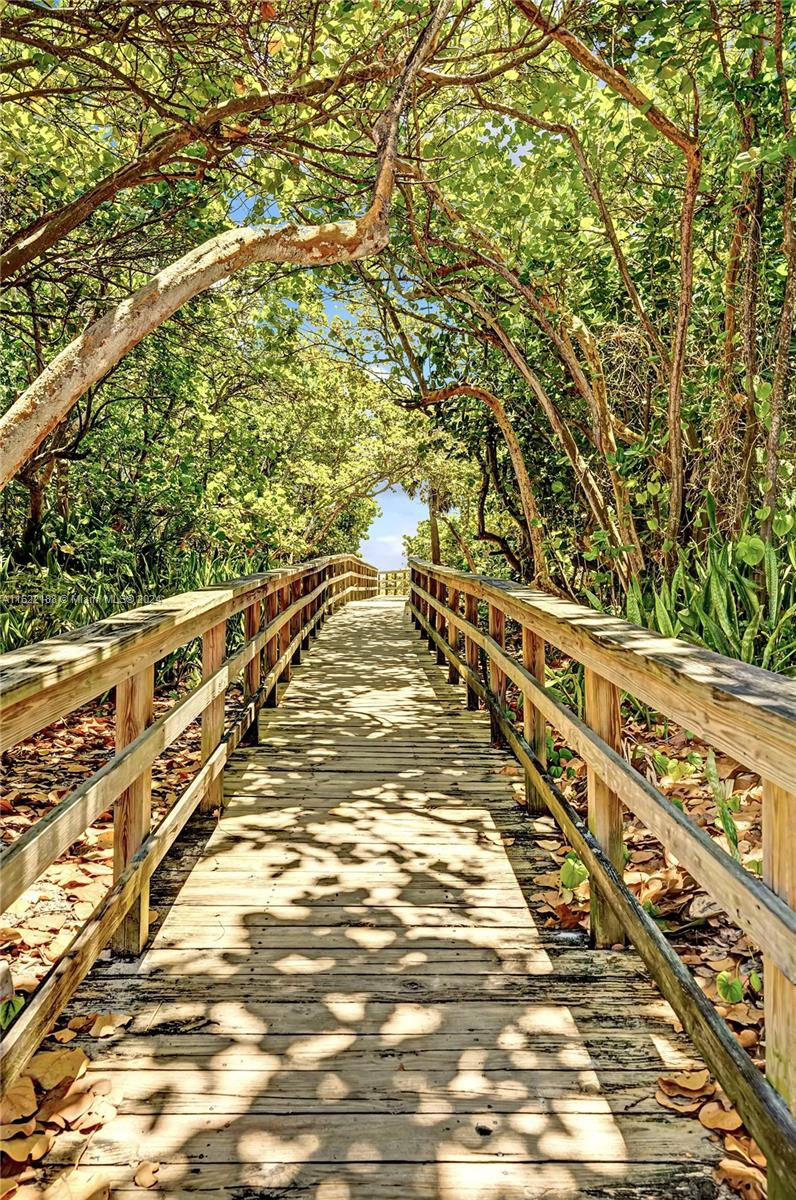 305 Oak St Hollywood, FL 33019