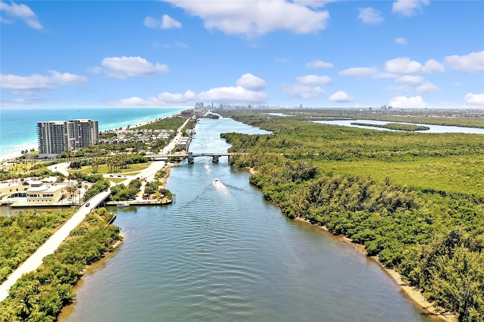 305 Oak St Hollywood, FL 33019