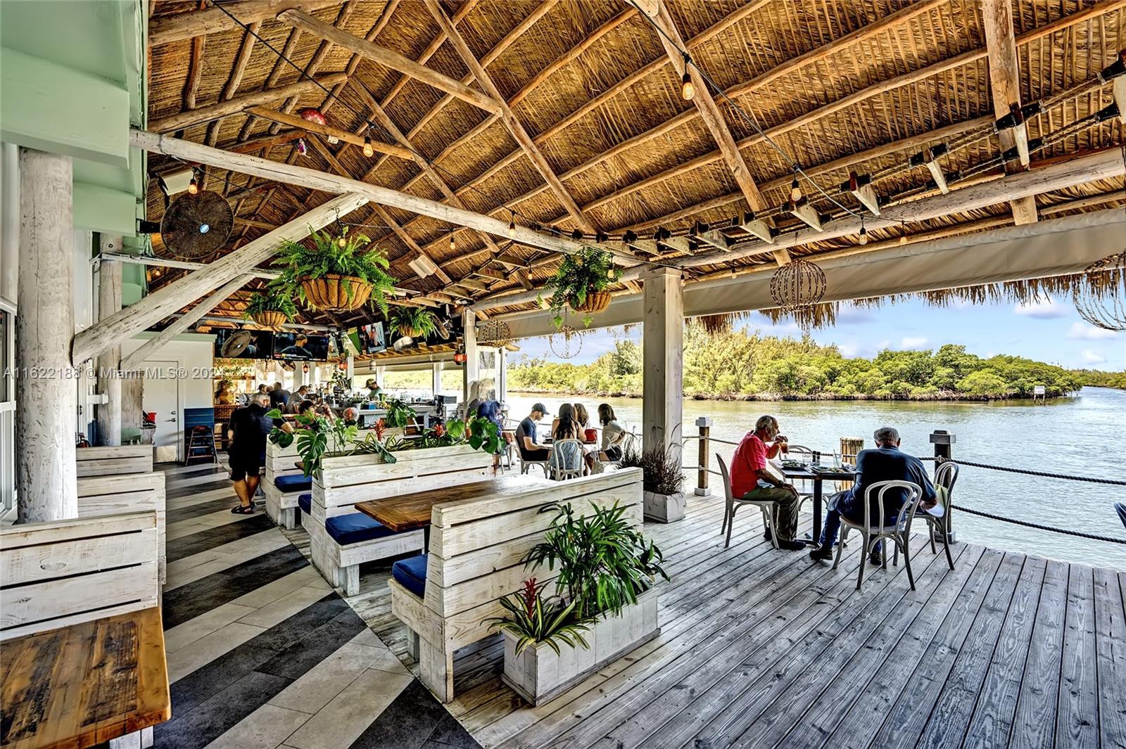 305 Oak St Hollywood, FL 33019