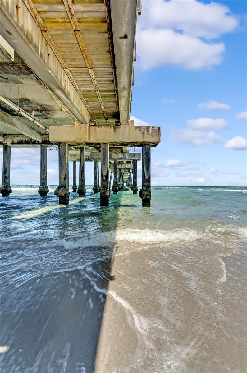 305 Oak St Hollywood, FL 33019