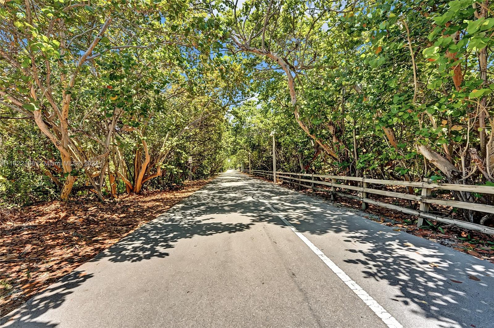 305 Oak St Hollywood, FL 33019