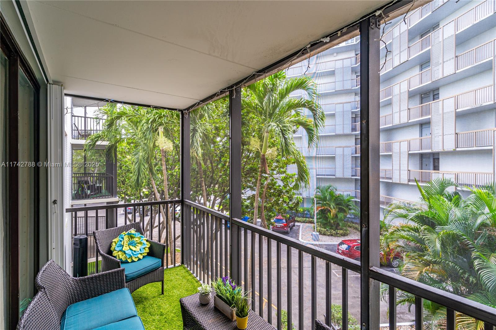 3475 N Country Clb Dr #314 Aventura, FL 33180