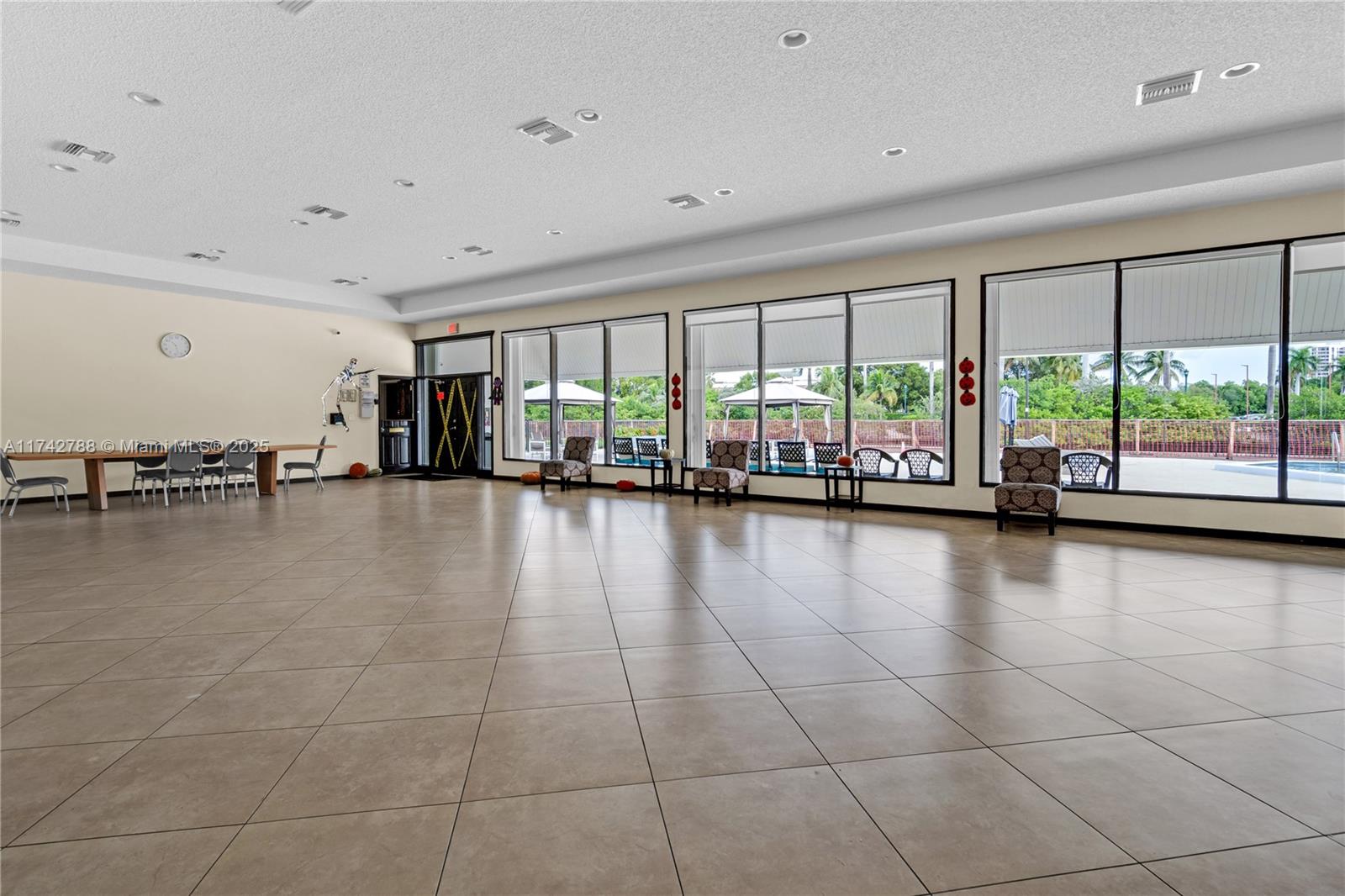 3475 N Country Clb Dr #314 Aventura, FL 33180