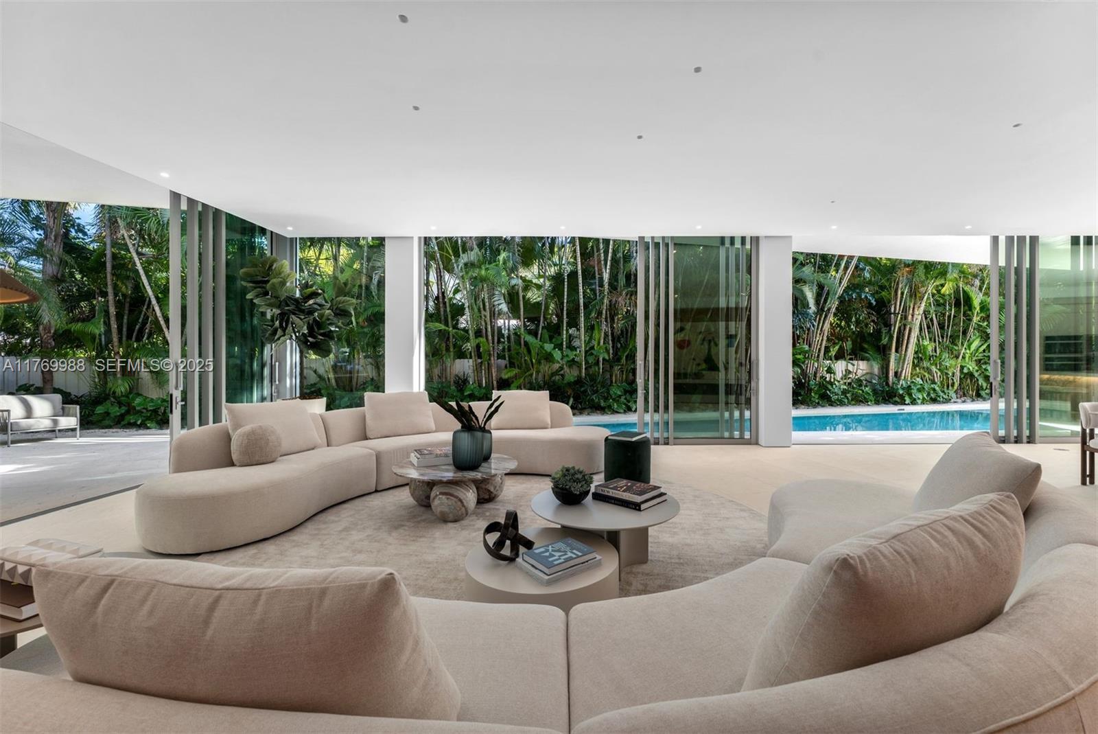 1616 Onaway Dr Miami, FL 33133