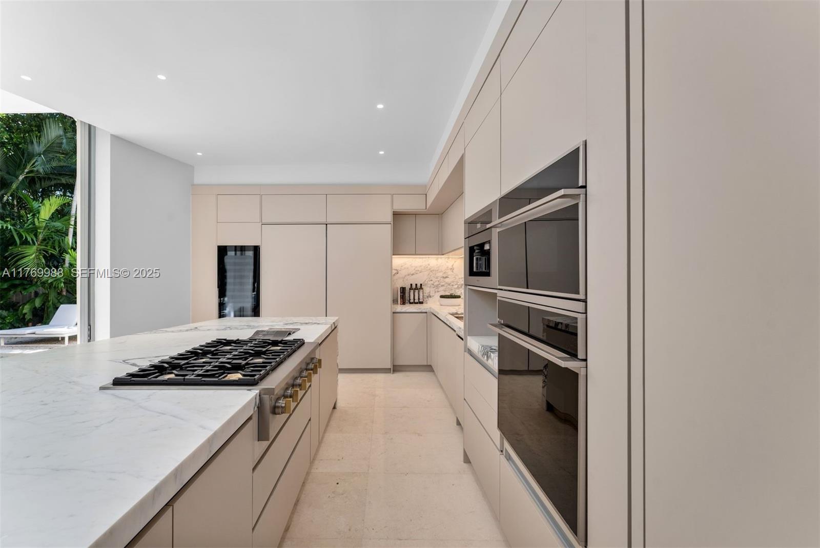 1616 Onaway Dr Miami, FL 33133