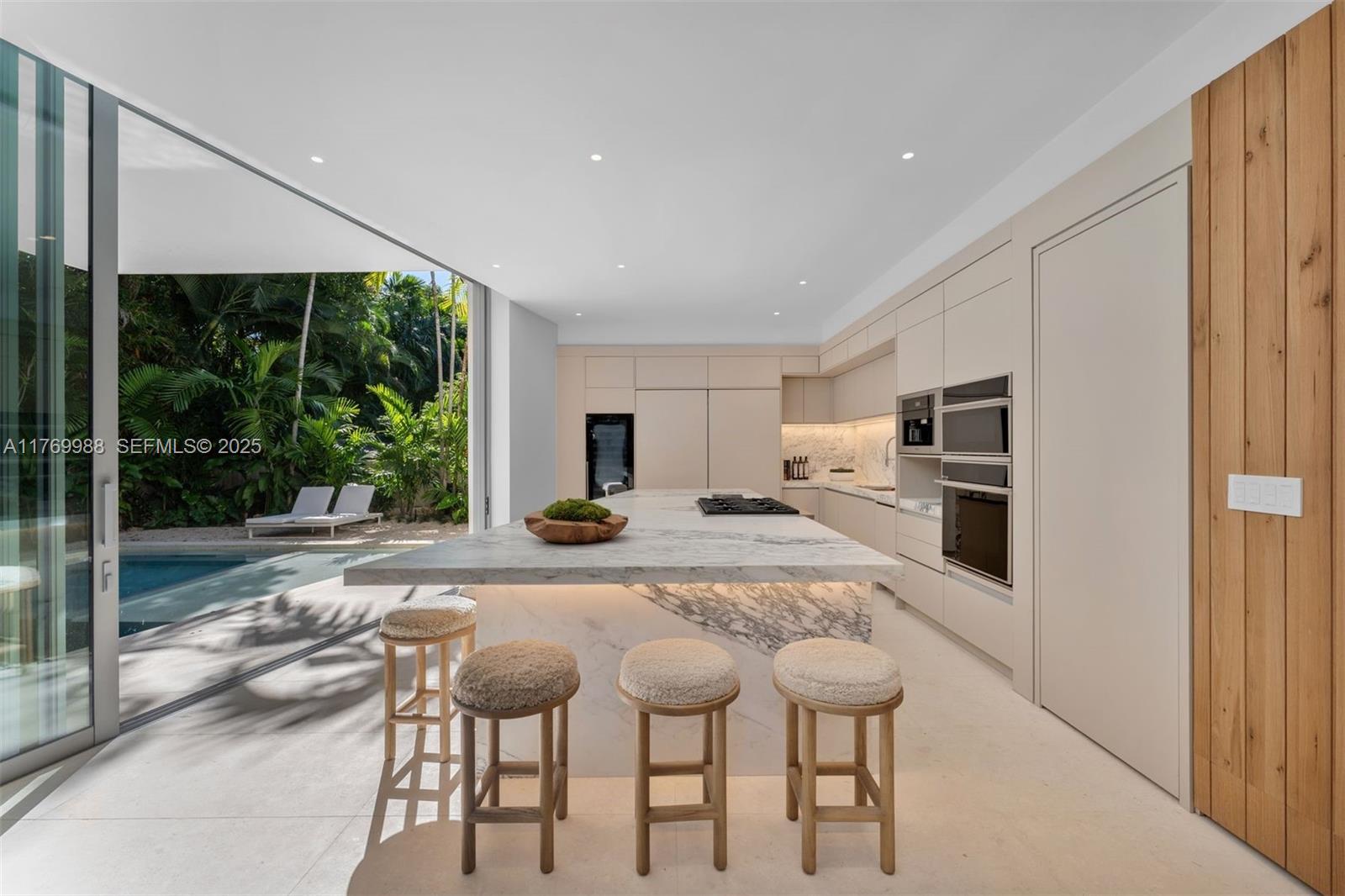 1616 Onaway Dr Miami, FL 33133