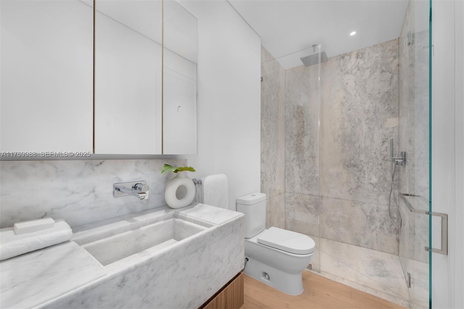 1616 Onaway Dr Miami, FL 33133