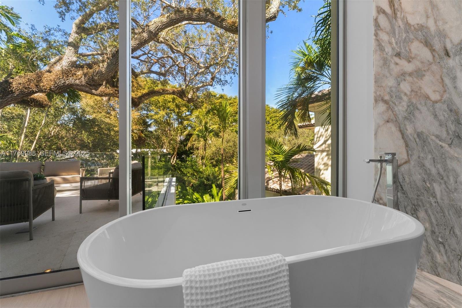 1616 Onaway Dr Miami, FL 33133