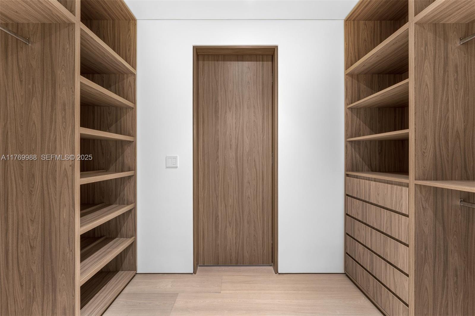 1616 Onaway Dr Miami, FL 33133