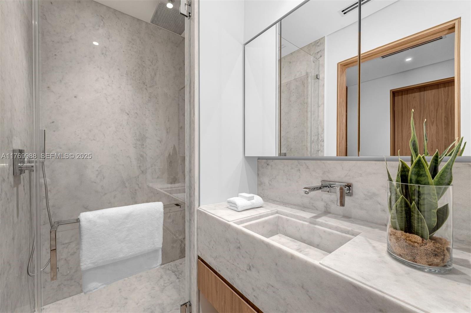 1616 Onaway Dr Miami, FL 33133