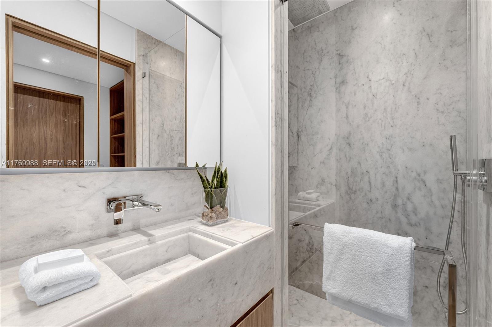 1616 Onaway Dr Miami, FL 33133