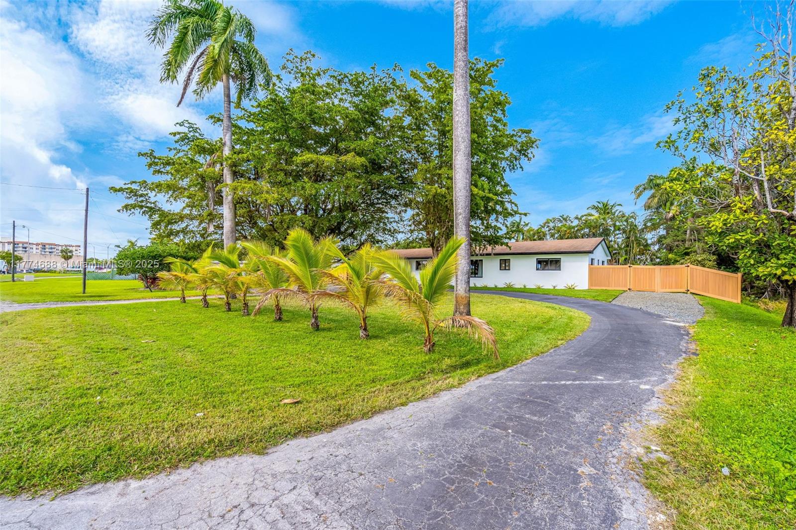 535 N Biscayne Riv Dr #1,Miami, FL 33169