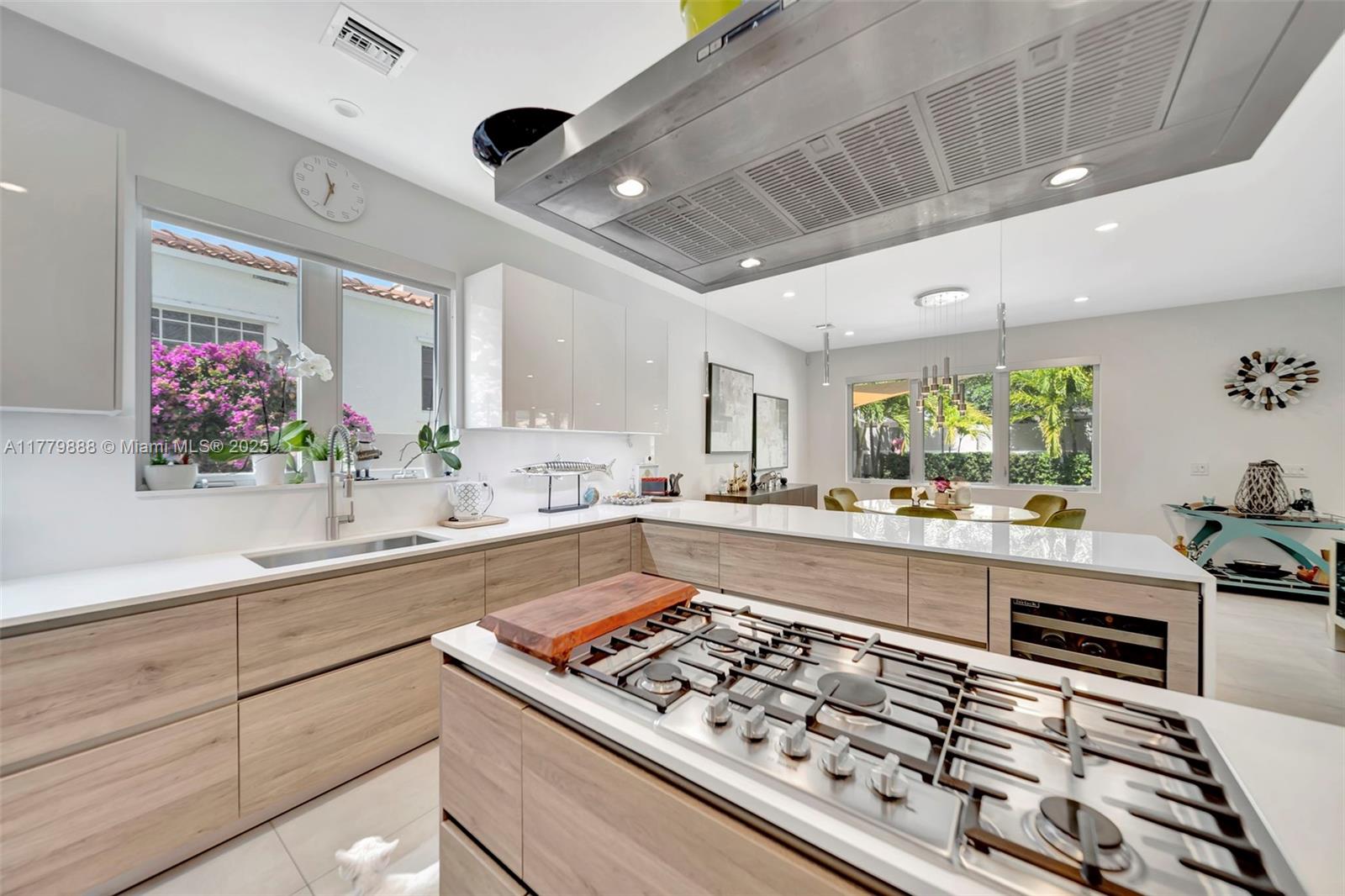 544 N Victoria Park Rd Fort Lauderdale, FL 33301