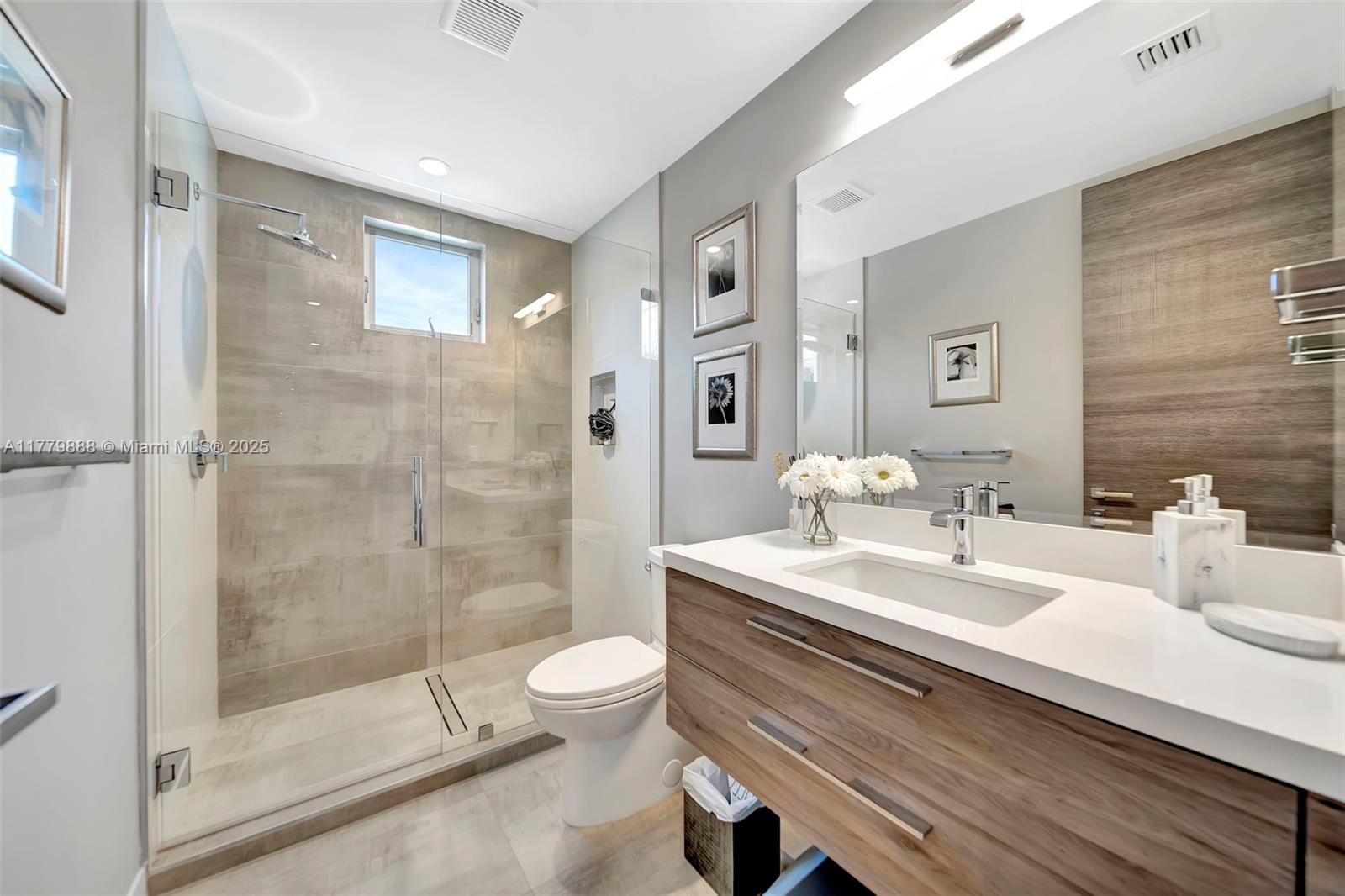 544 N Victoria Park Rd Fort Lauderdale, FL 33301