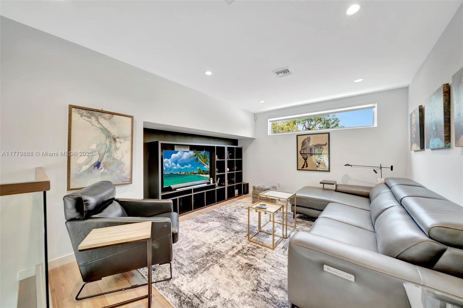 544 N Victoria Park Rd Fort Lauderdale, FL 33301