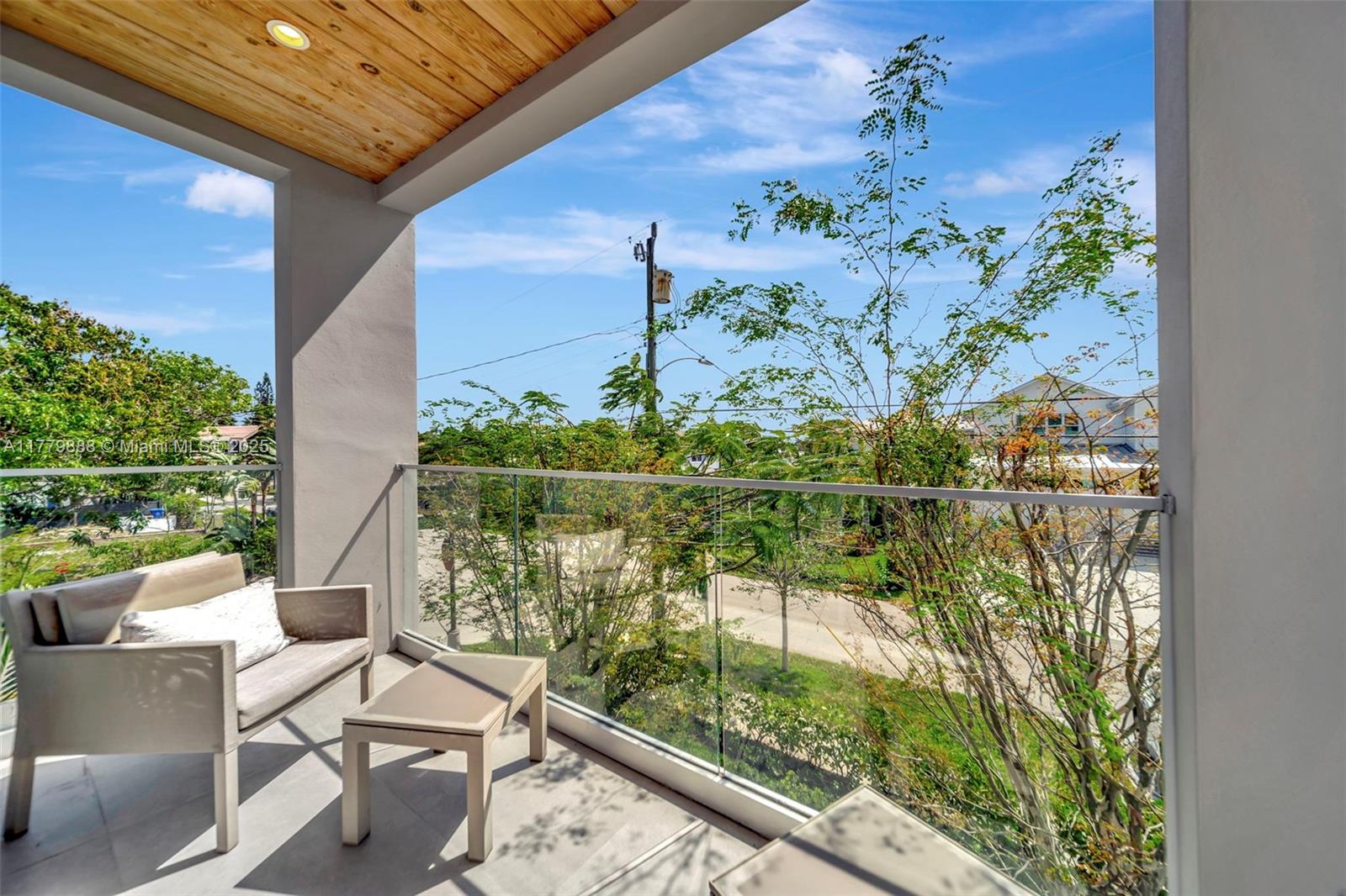 544 N Victoria Park Rd Fort Lauderdale, FL 33301