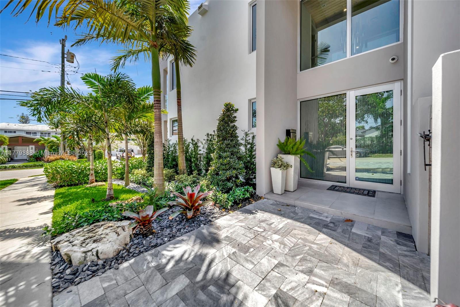 544 N Victoria Park Rd Fort Lauderdale, FL 33301