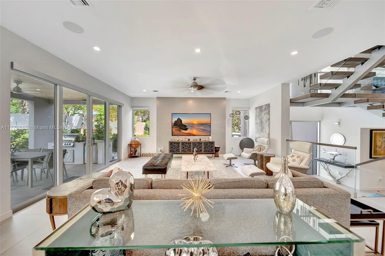 544 N Victoria Park Rd Fort Lauderdale, FL 33301