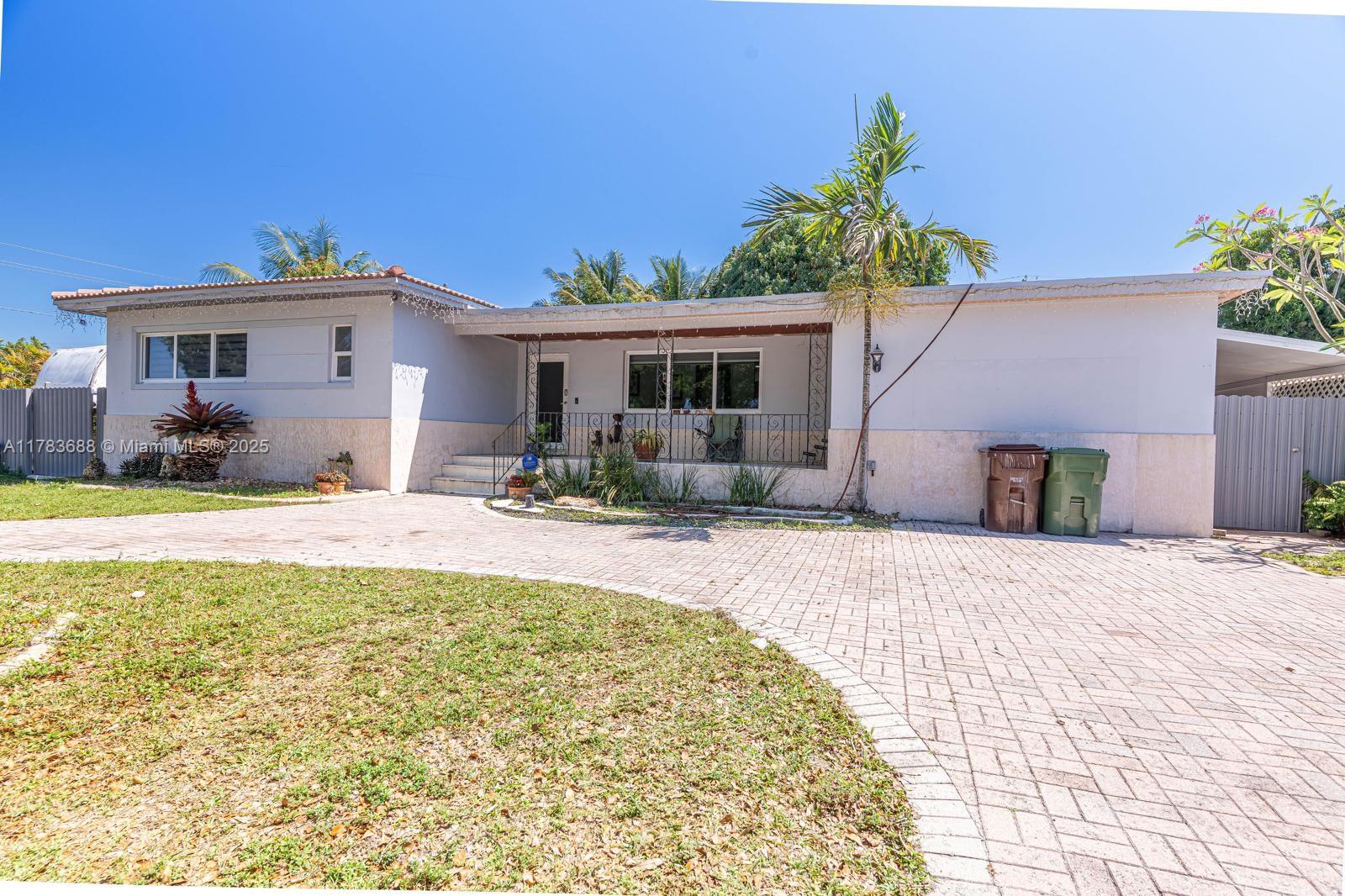 210 W 52nd St,Hialeah, FL 33012