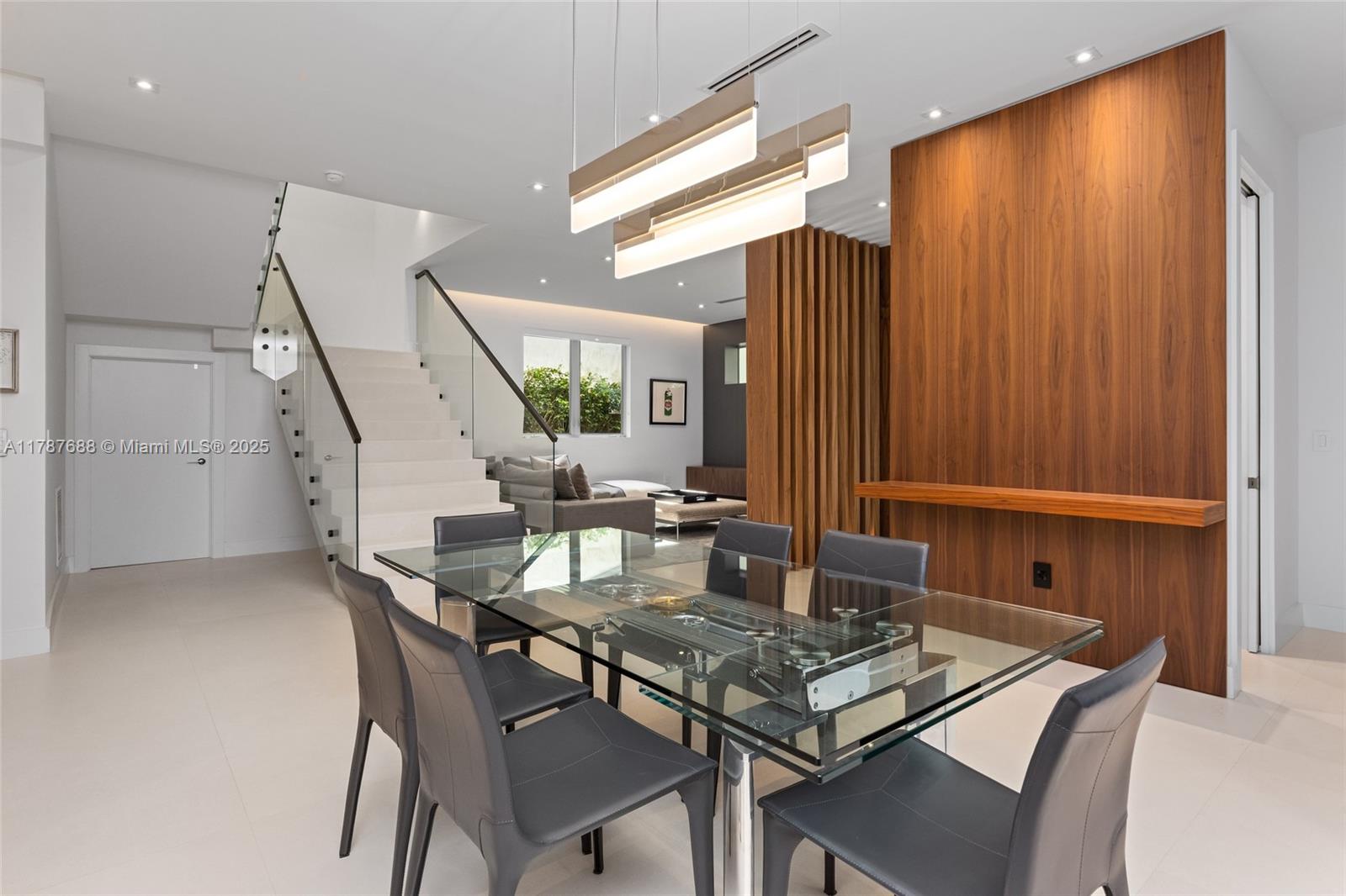 4039 Ventura Ave Miami, FL 33133