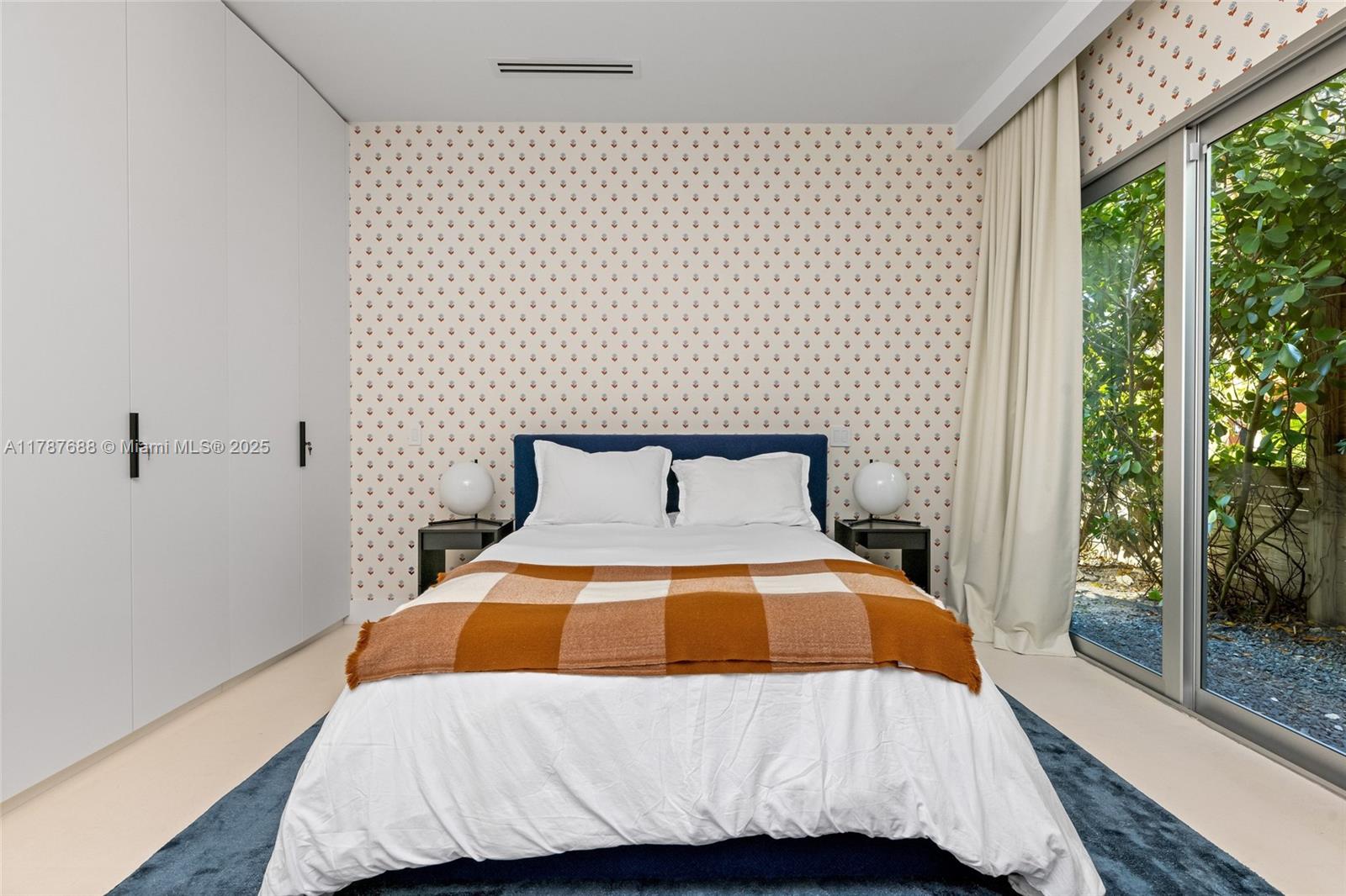 4039 Ventura Ave Miami, FL 33133