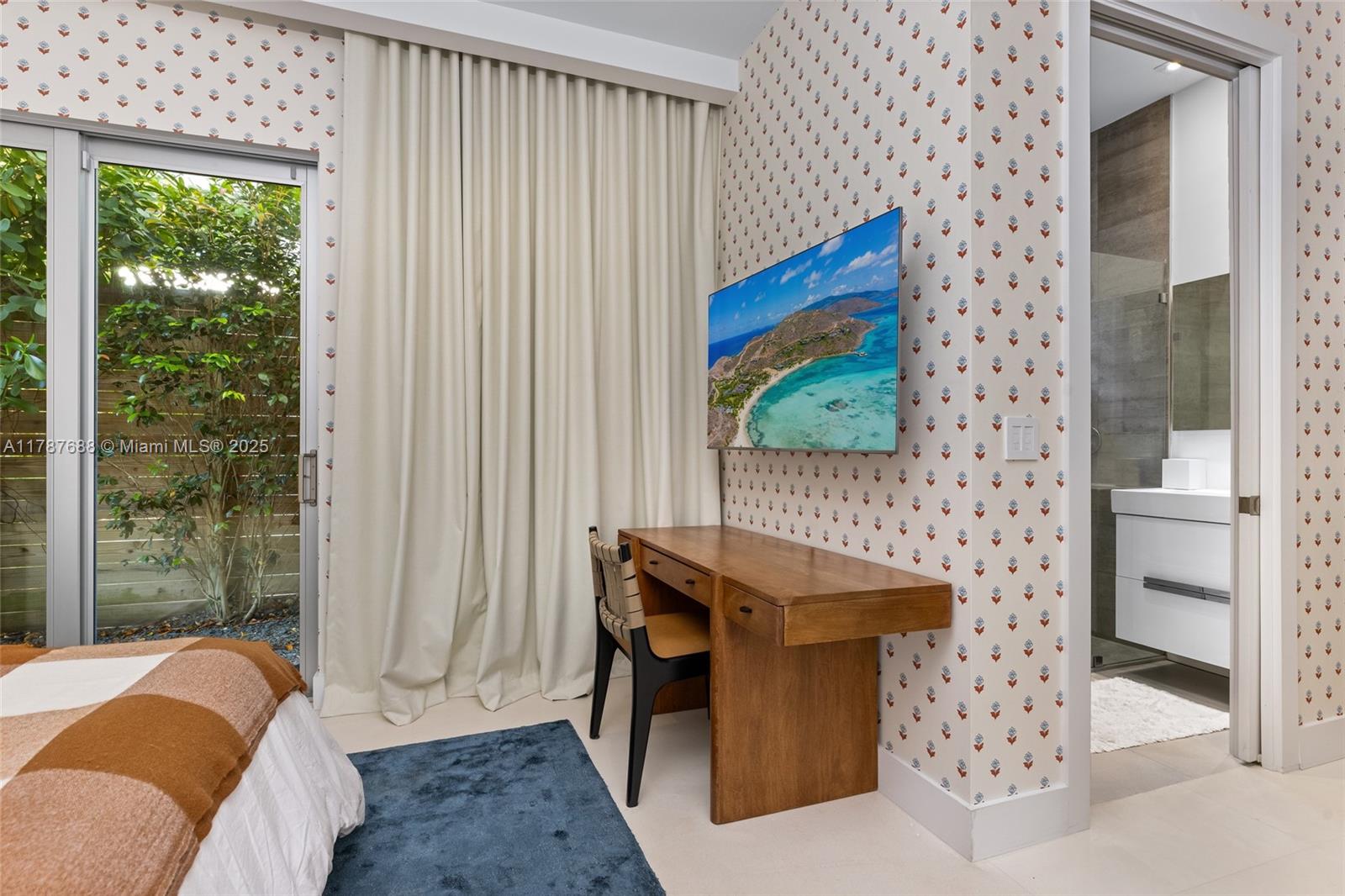 4039 Ventura Ave Miami, FL 33133