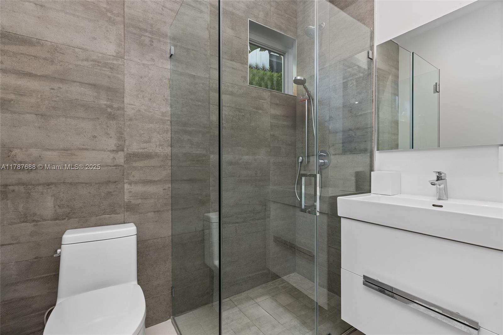 4039 Ventura Ave Miami, FL 33133