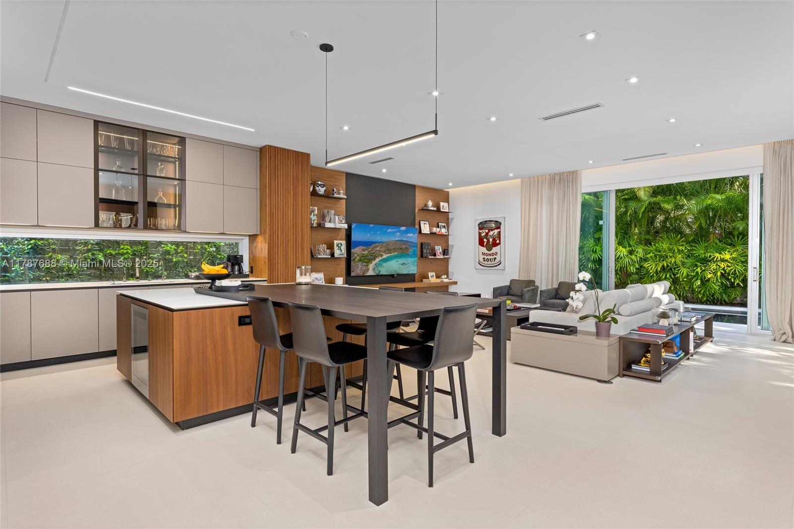 4039 Ventura Ave Miami, FL 33133