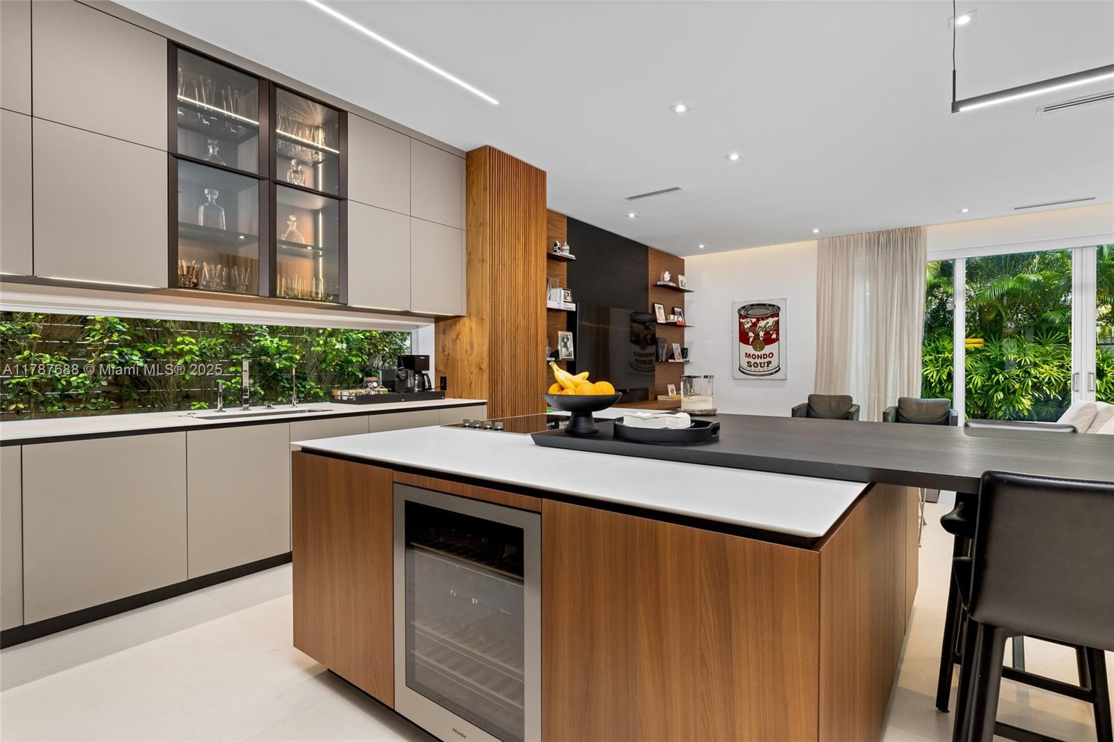 4039 Ventura Ave Miami, FL 33133