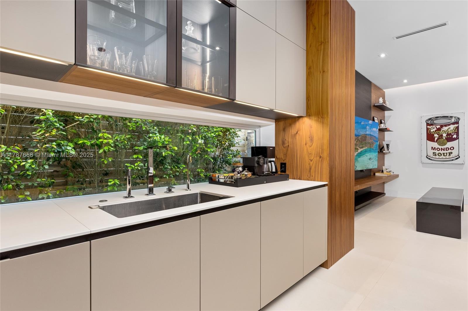 4039 Ventura Ave Miami, FL 33133