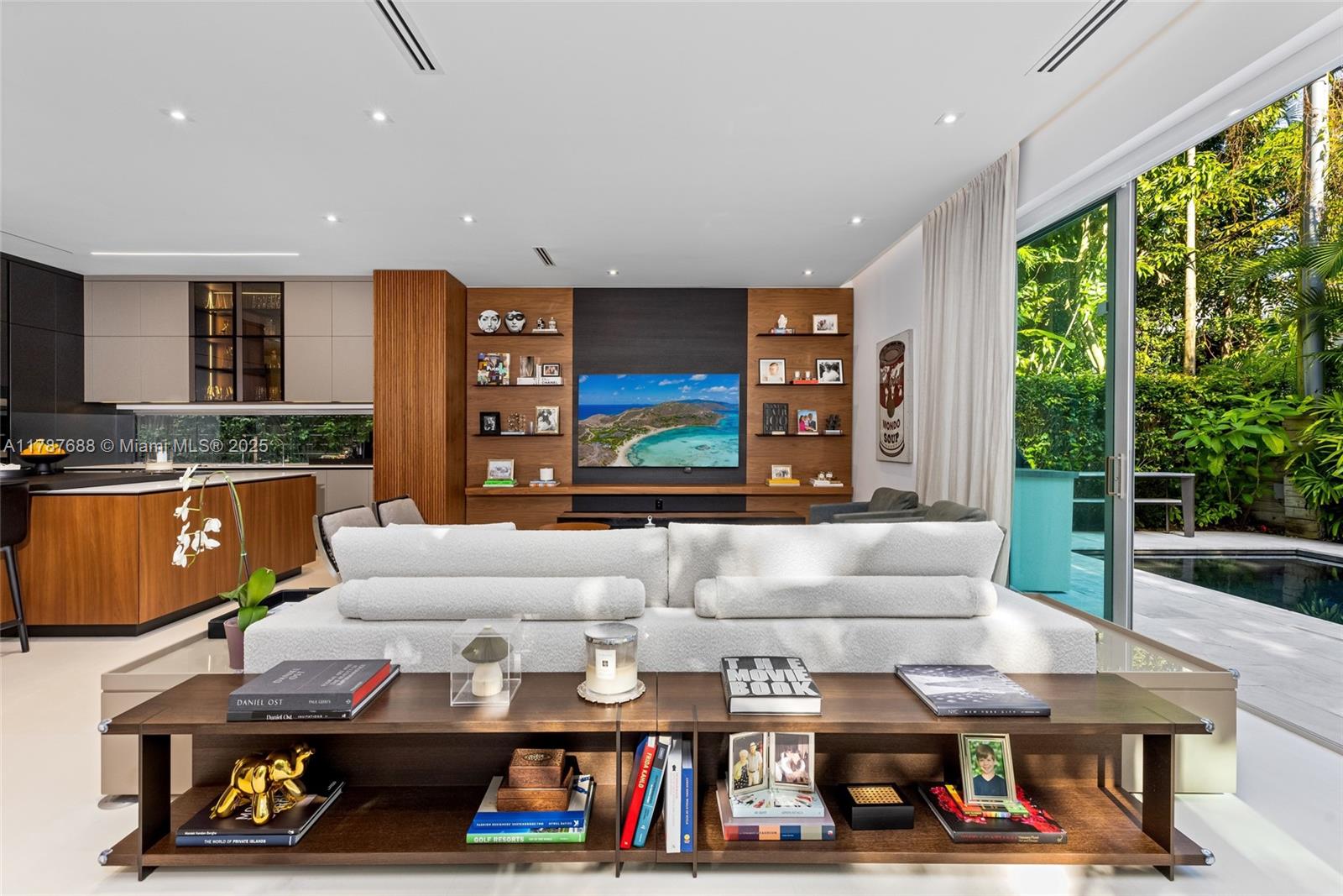 4039 Ventura Ave Miami, FL 33133