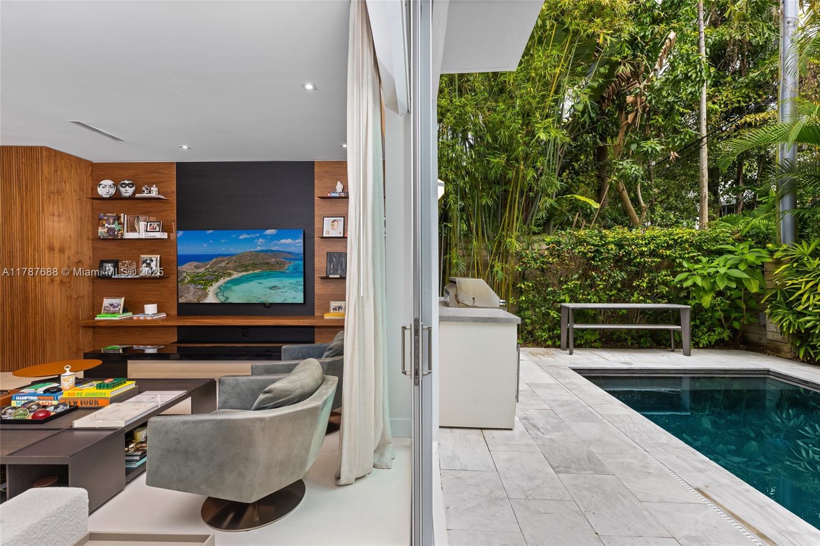 4039 Ventura Ave Miami, FL 33133